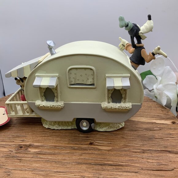 Disney Mickey Friends Camper "Bring a Smile Wherever You Go"  Figurine - Picture 3 of 7